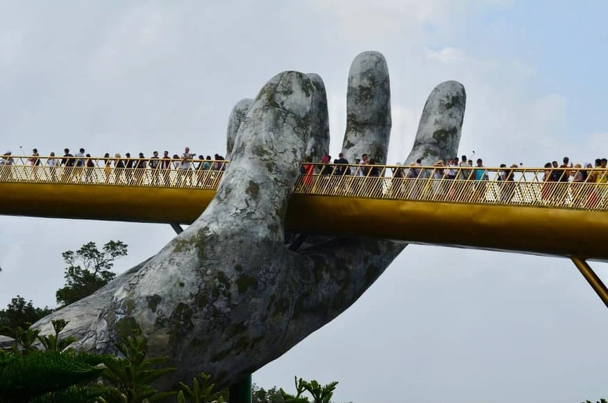 Essential Hanoi & Da Nang